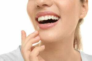 Dental Bonding or Veneers: Which is Better?