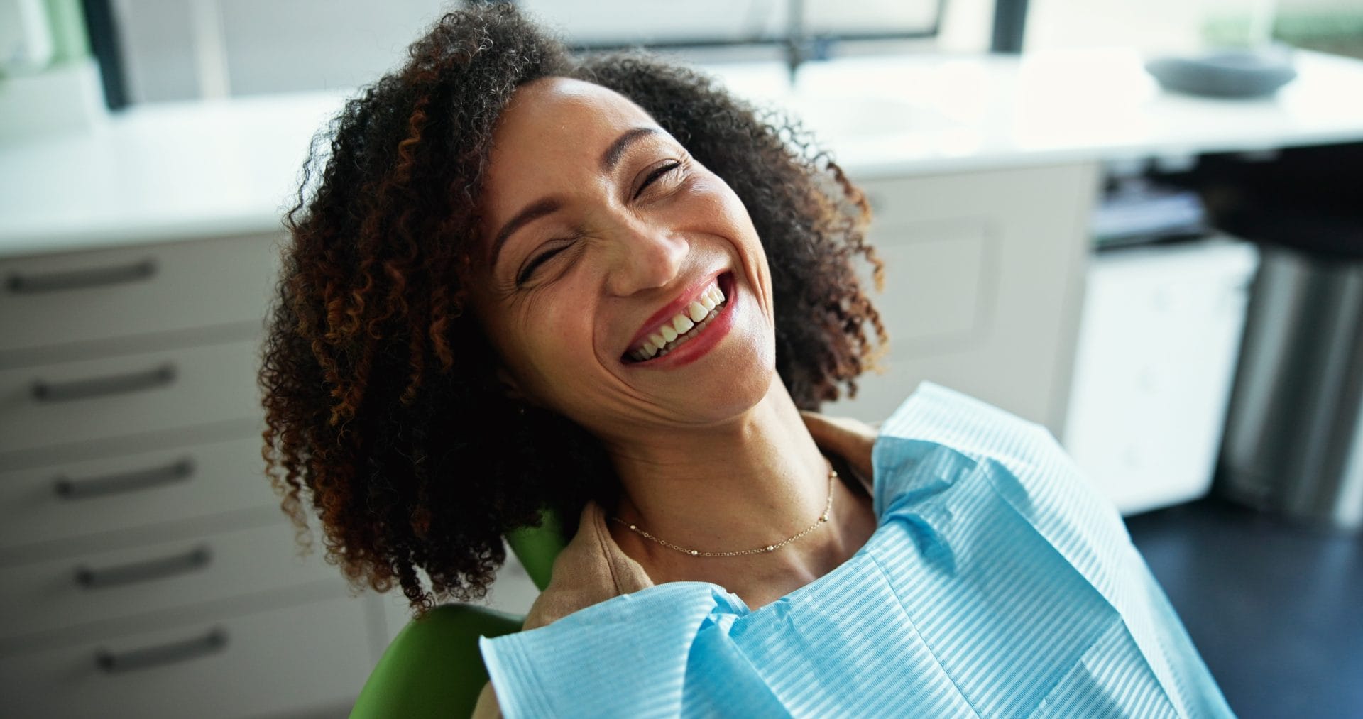 Ready for a smile upgrade? How veneers and smile makeovers work together